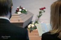 Hautajaiset_korona-aikana_hautajaisten_valokuvaaminen-1024x683